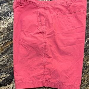 Sz 40W10L Columbia Mens Pink 4 pocket Shorts NWOT still has extra button.